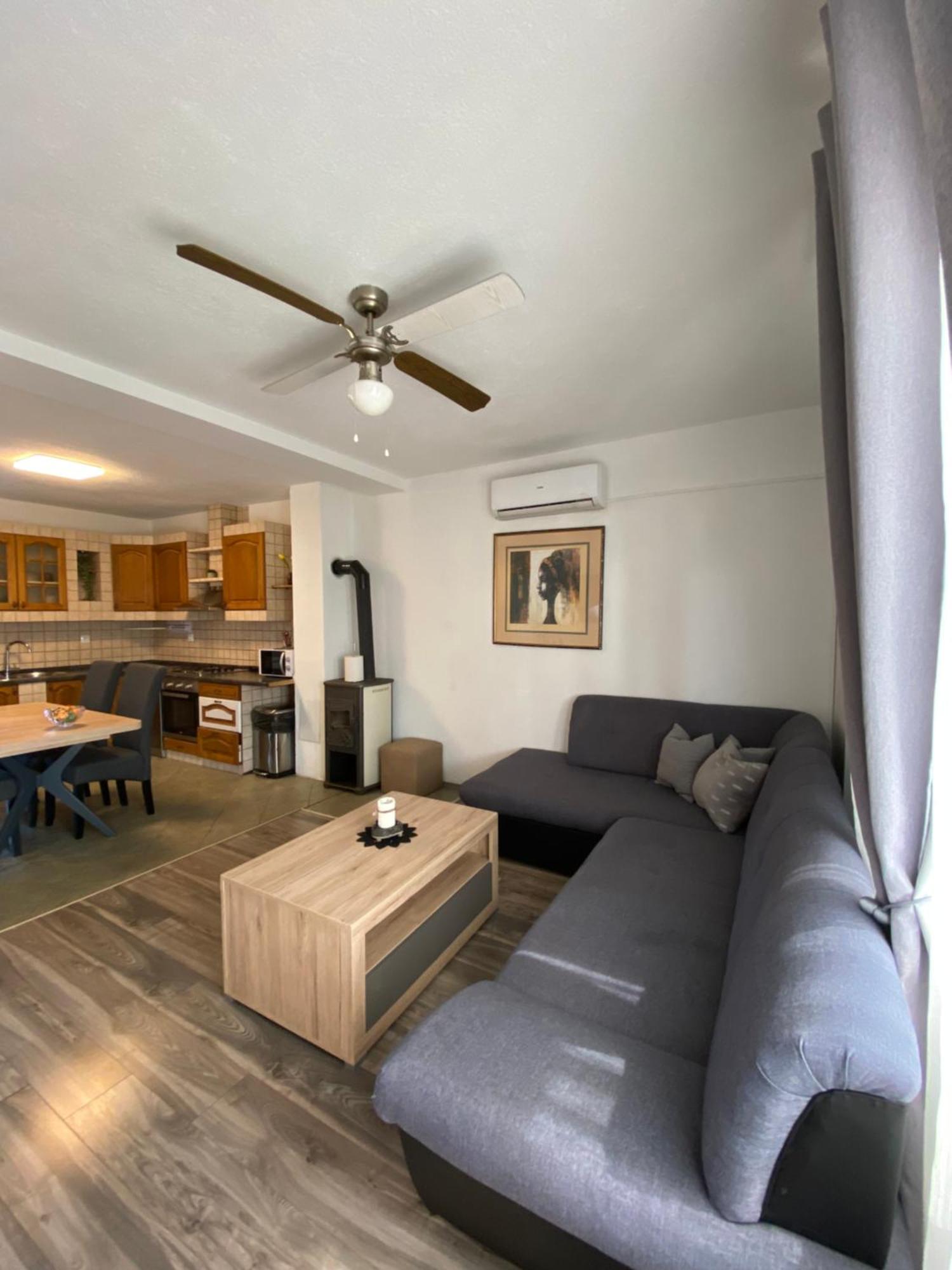 Apartment Vito *